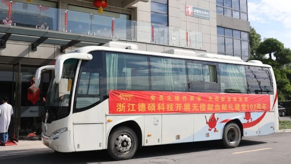 久久精品亚洲一级毛片