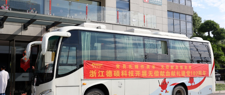 久久精品亚洲一级毛片